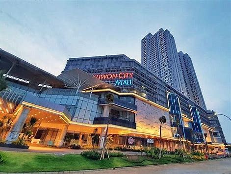 Salah Satu Mall Terbesar Di Surabaya Milik PT Pakuwon Jati 